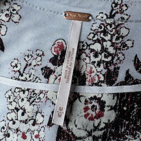 Free People Womens Medium Floral Peplum Blouse Blue Bell Sleeve V Neck Stretch - Picture 6 of 14